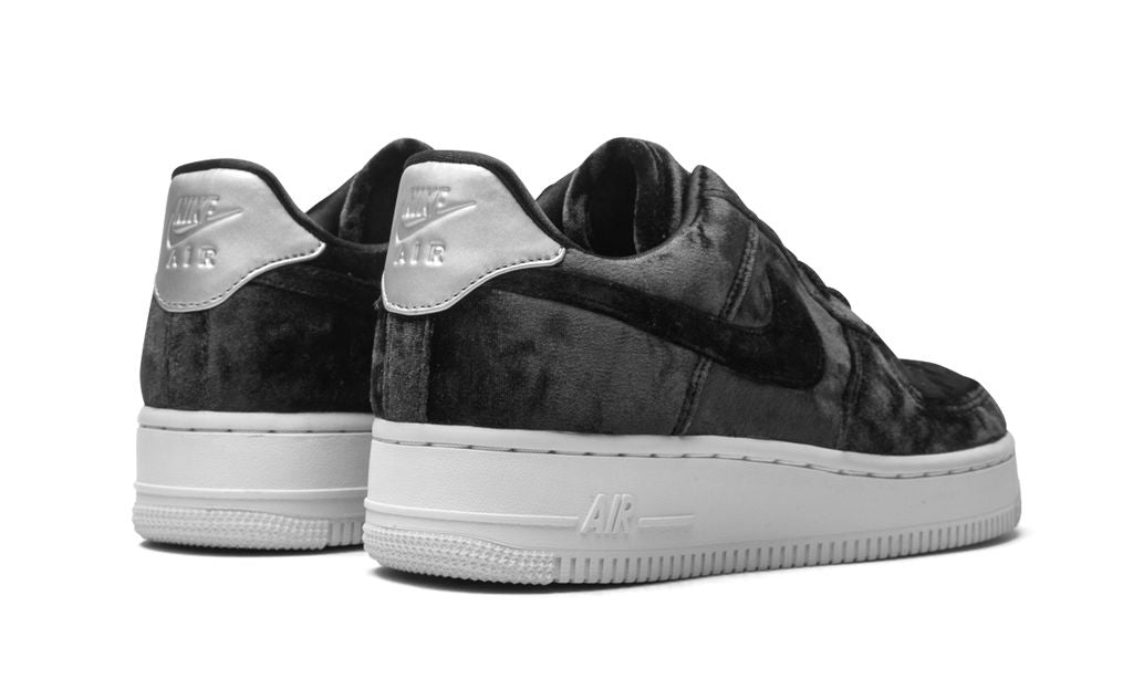 NK Air Force 1 Low "Schwarzer Samt"