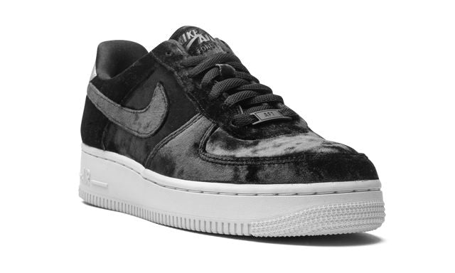 NK Air Force 1 Low "Schwarzer Samt"