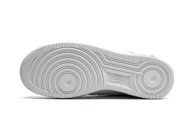 NK Air Force 1 Low LX Weißer Anhänger