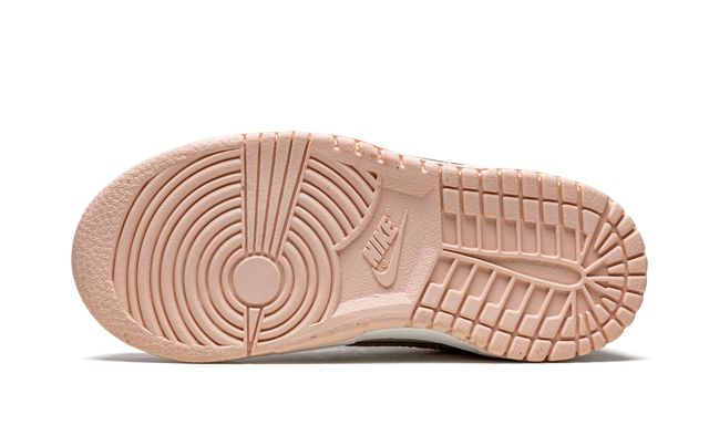 NK Dunk Low Orange Pearl