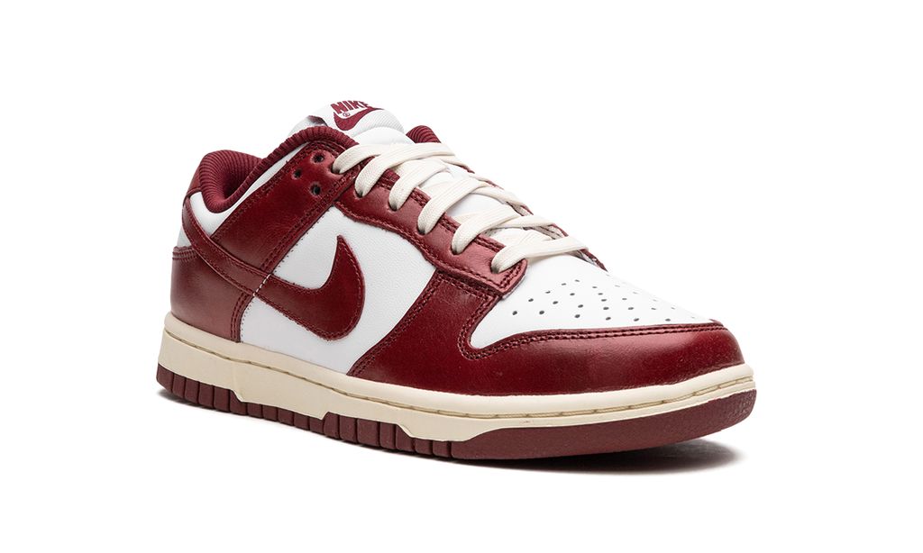 NK Dunk Low PRM Vintage Team Rot