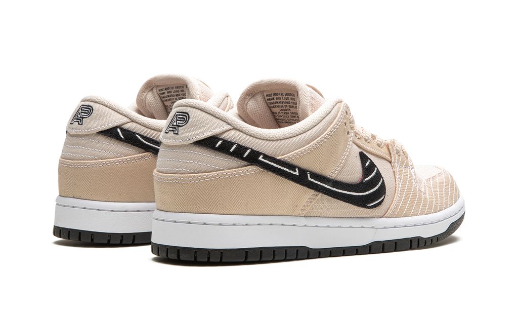 NK SB Dunk Low Albino & Preto „Jiu-Jitsu“