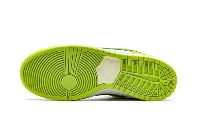 NK SB Dunk Low Pro Sour Apple