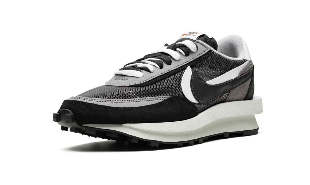 NK Waffle Sacai Schwarz