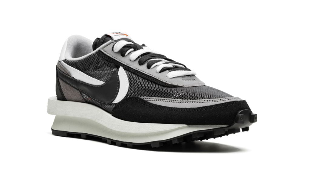 NK Waffle Sacai Schwarz