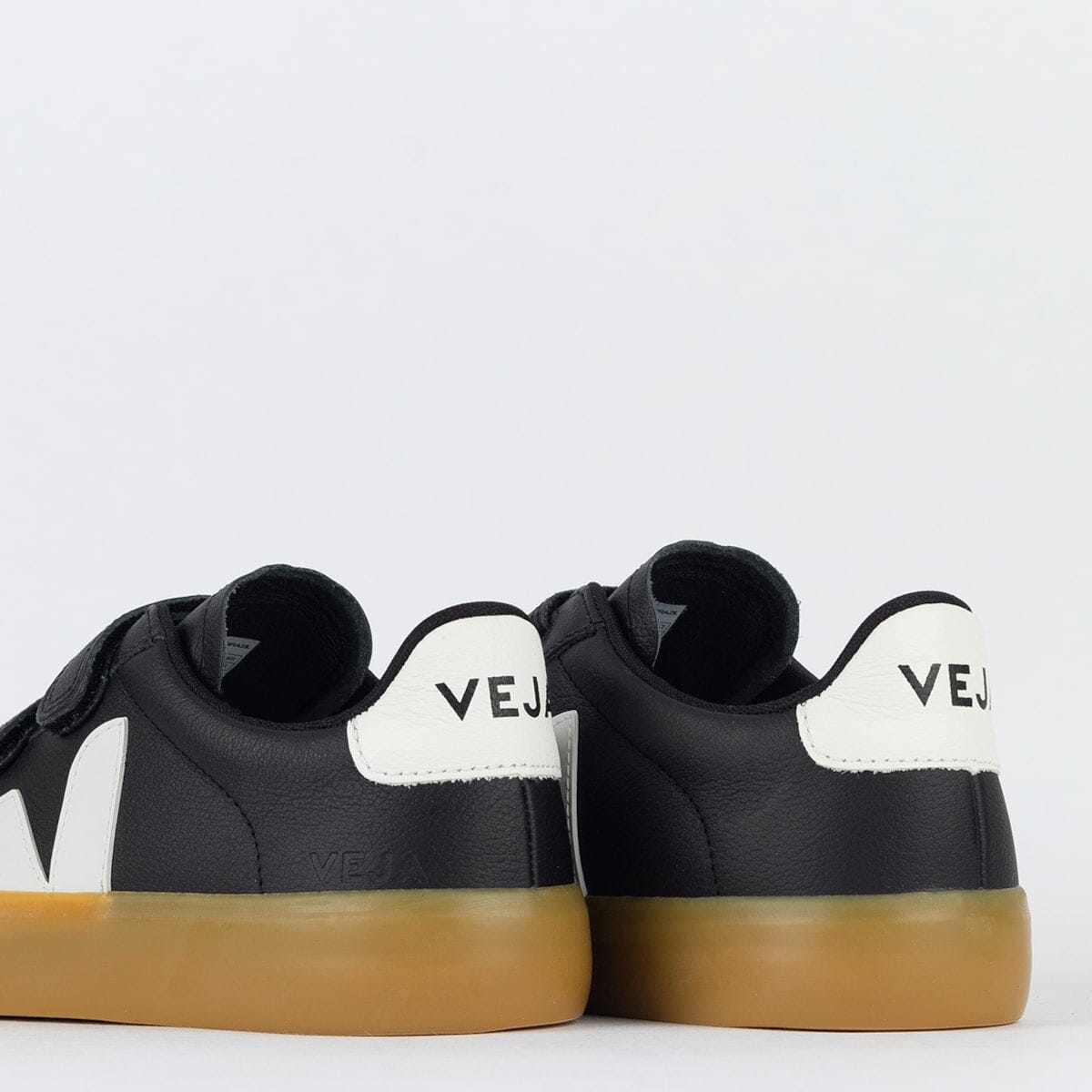V Shoes Logo Chromfreies Leder Schwarz Weiß