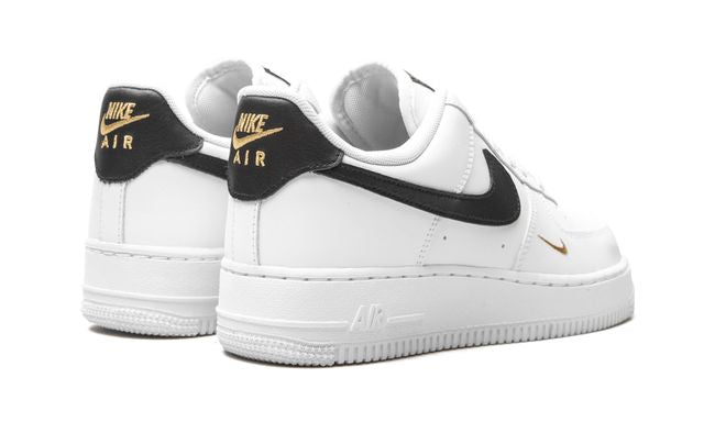 NK Air Force 1 Essential Weiß Schwarz Gold