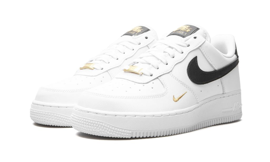 NK Air Force 1 Essential Weiß Schwarz Gold