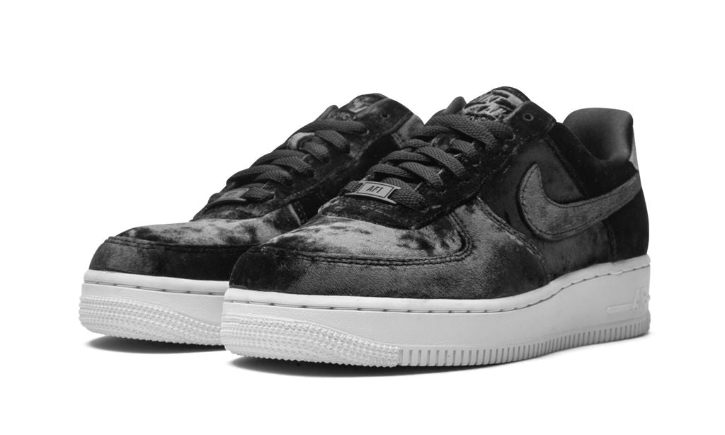 NK Air Force 1 Low "Schwarzer Samt"