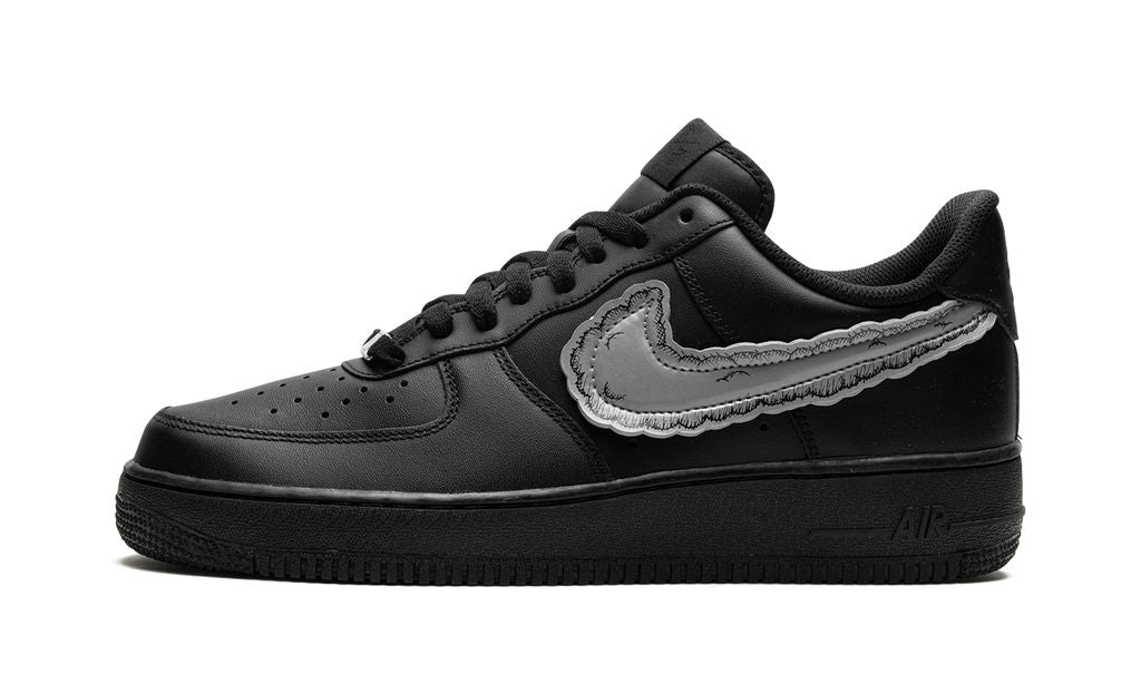 NK Air Force 1 Low "KAWS x Sky High Farms - Schwarz"