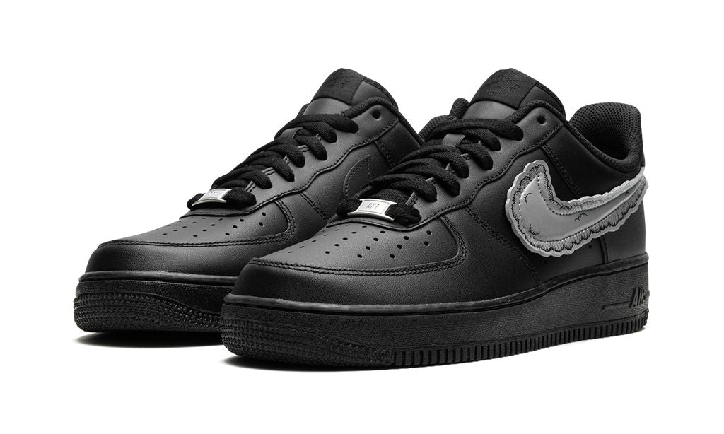 NK Air Force 1 Low "KAWS x Sky High Farms - Schwarz"