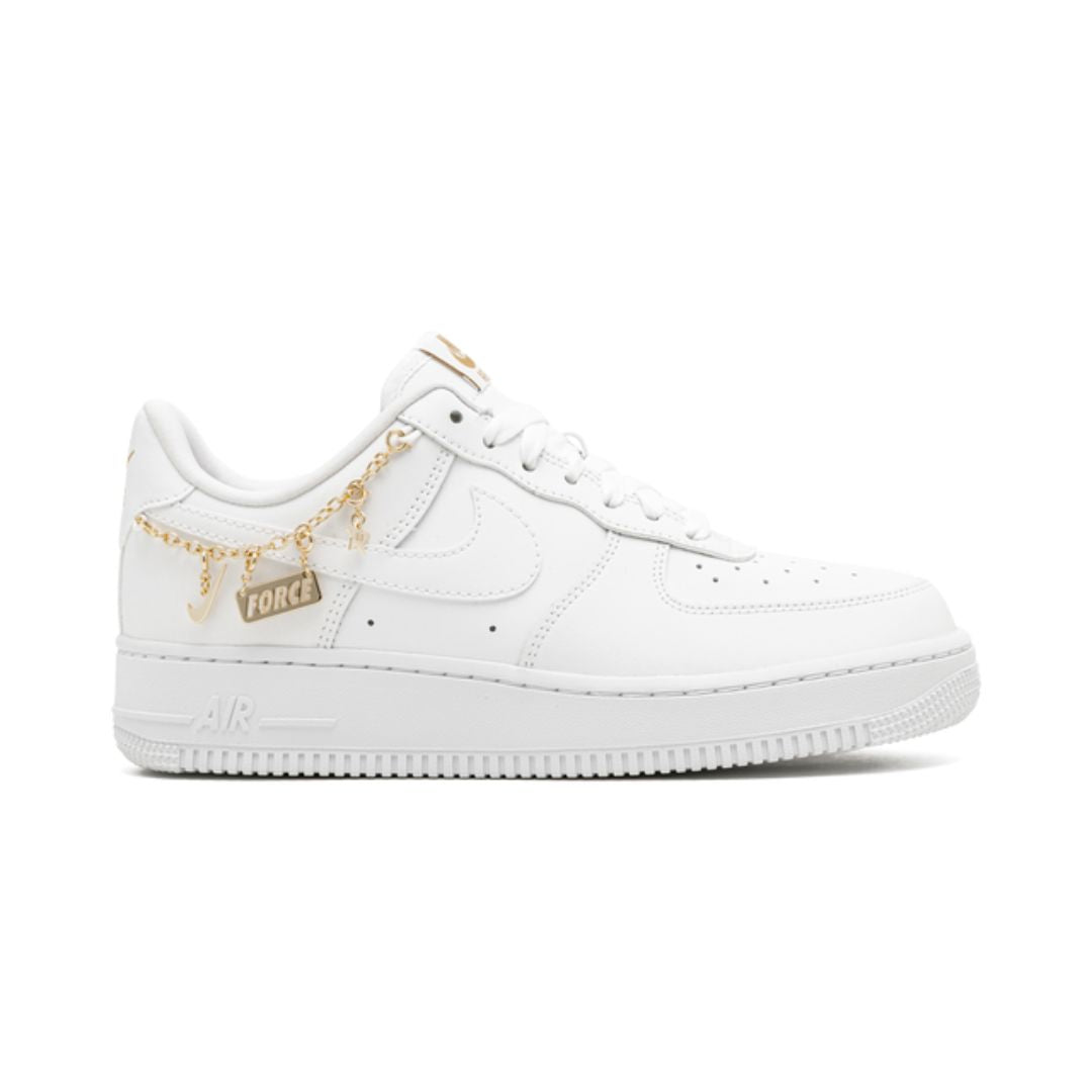 NK Air Force 1 Low LX Weißer Anhänger