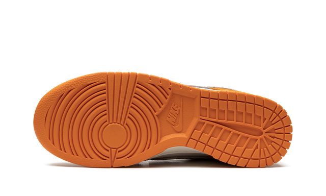 NK Dunk Low AS Safari Swoosh Kumquat 