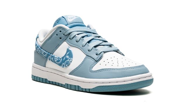 NK Dunk Low Essential Paisley Pack getragen