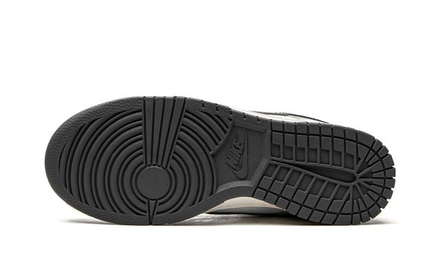 NK Dunk Low Light Smoke Grey
