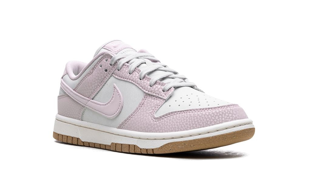 NK Dunk Low Hellviolett