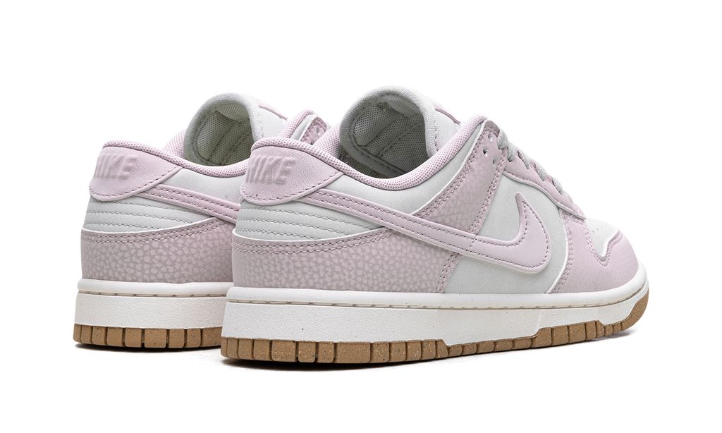NK Dunk Low Hellviolett