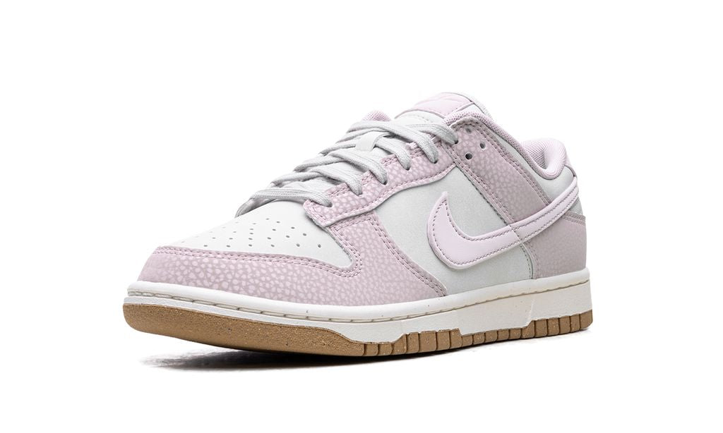 NK Dunk Low Hellviolett