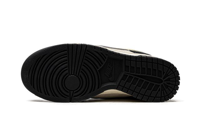 NK Dunk Low LX Schwarzes Wildleder Team Gold