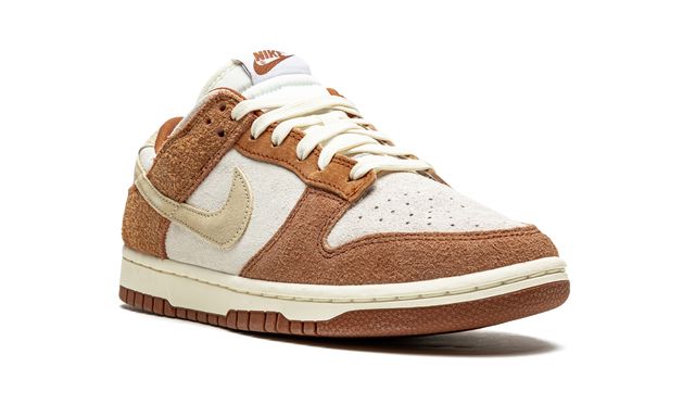 NK Dunk Low Medium Curry