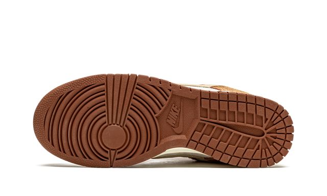 NK Dunk Low Medium Curry