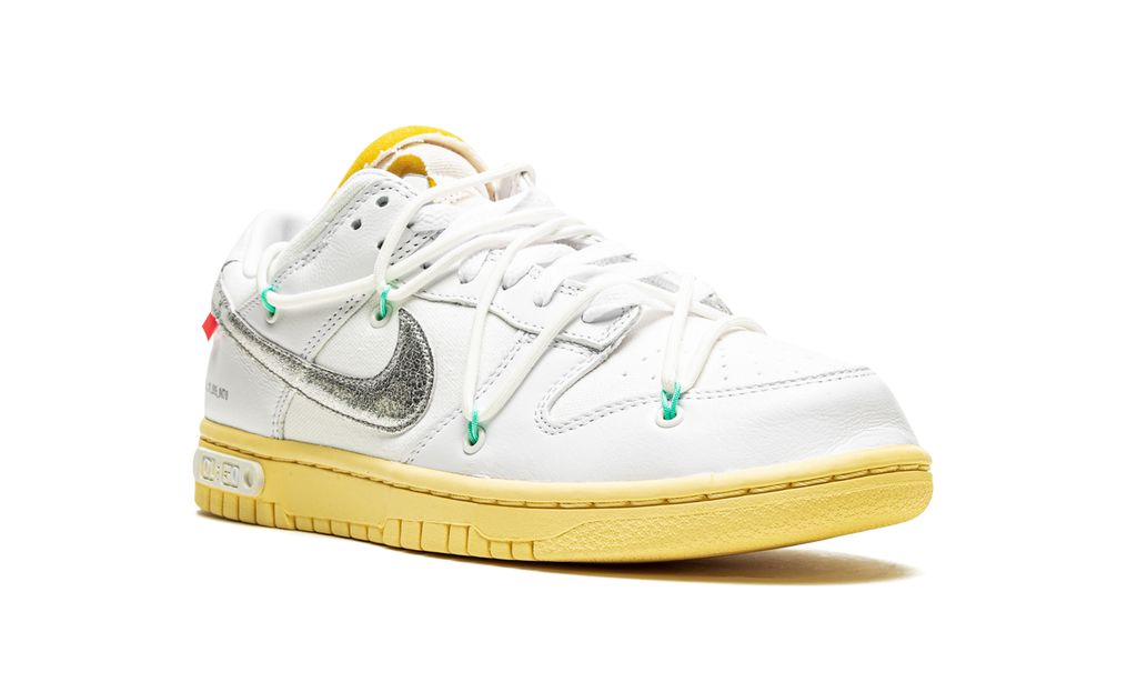 NK Dunk Low Off White Lot 01:50