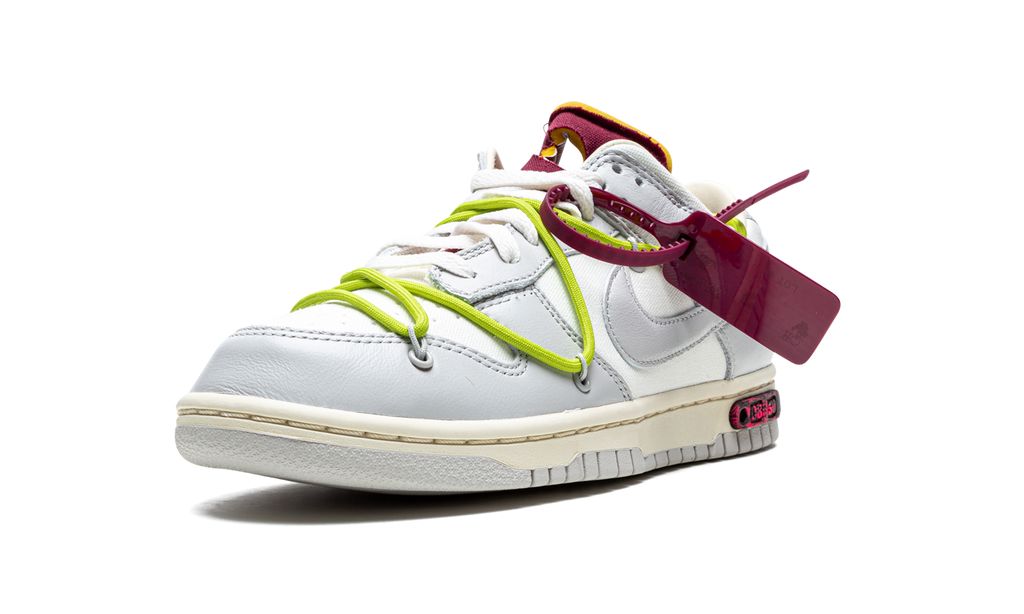 NK Dunk Low Off White Lot 08:50
