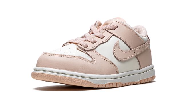 NK Dunk Low Orange Pearl
