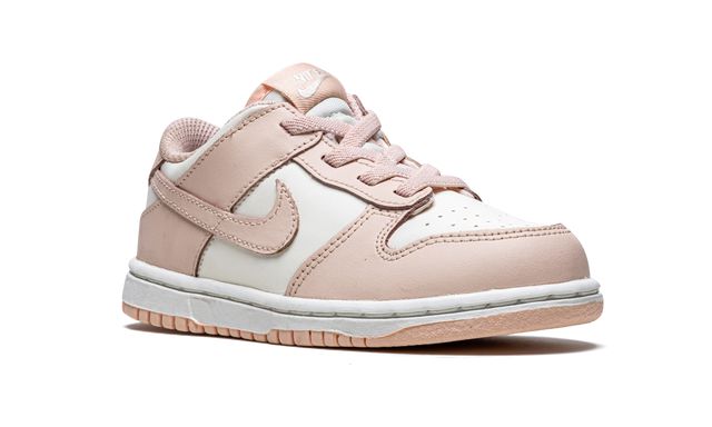 NK Dunk Low Orange Pearl