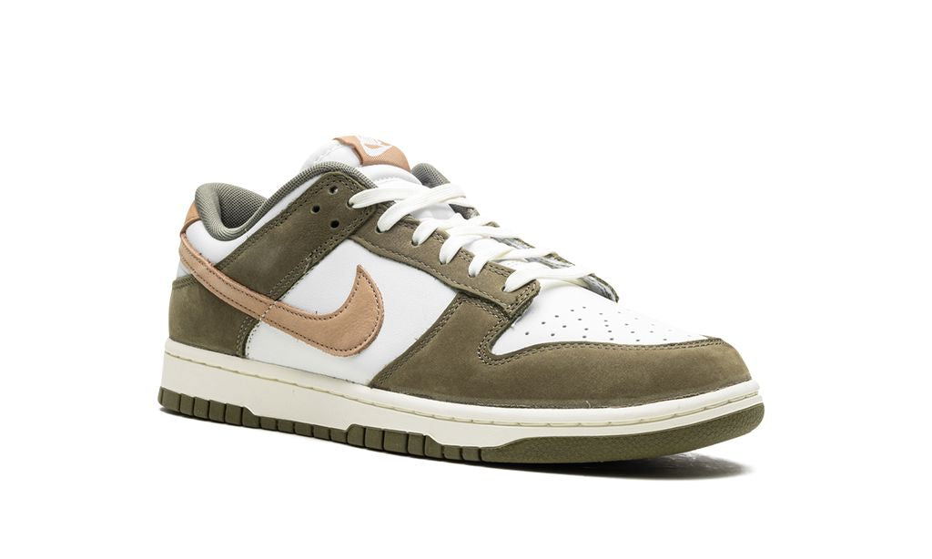 NK Dunk Low Premium Medium Olive Hanf 