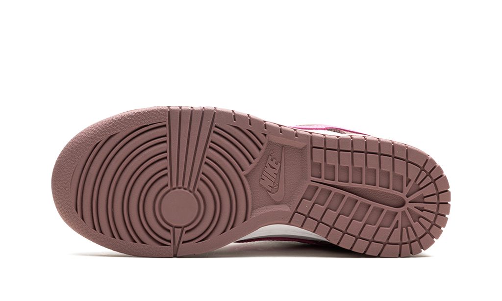 NK Dunk Low Smokey Mauve 