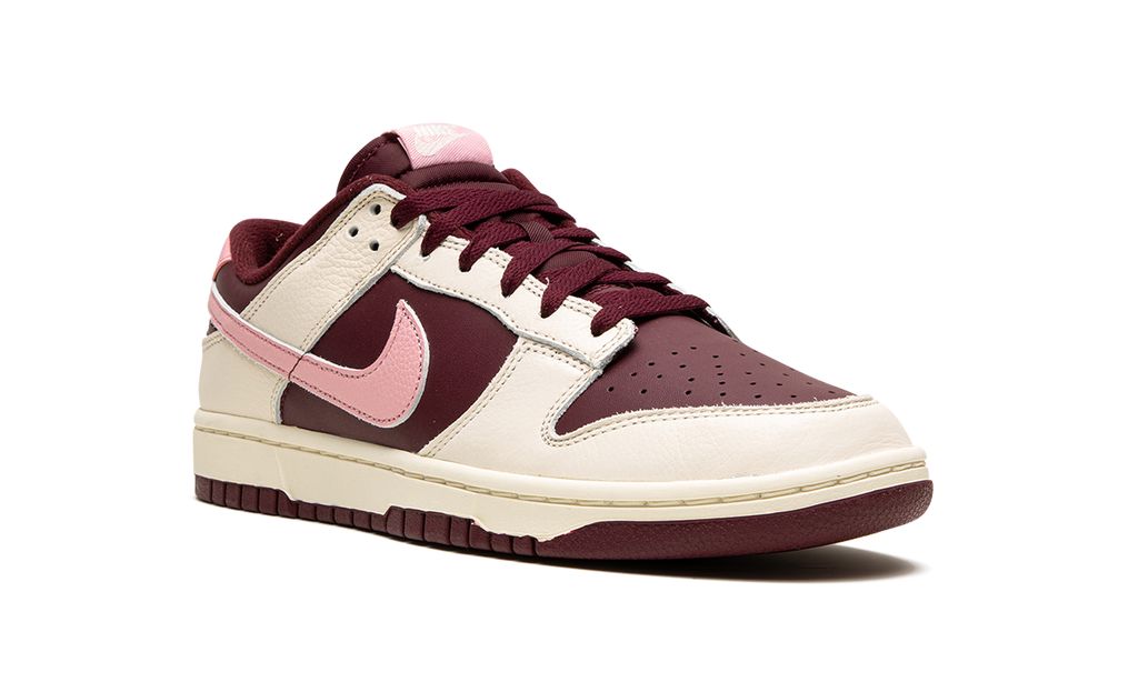 NK Dunk Low Valentinstag