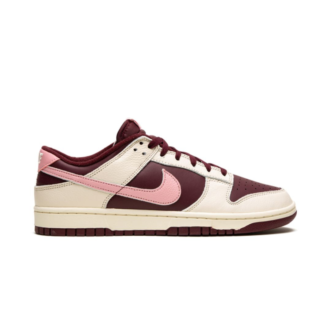 NK Dunk Low Valentinstag