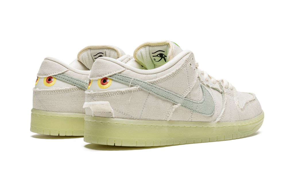 NK SB Dunk Low Mummy