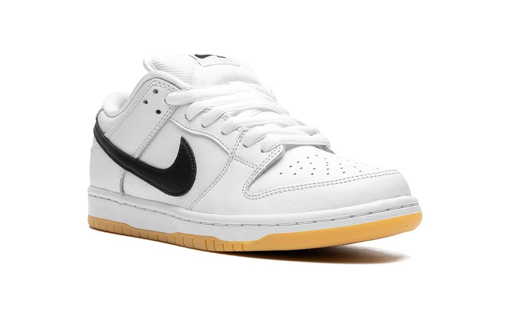 NK SB Dunk Low Orange White Label Schwarz