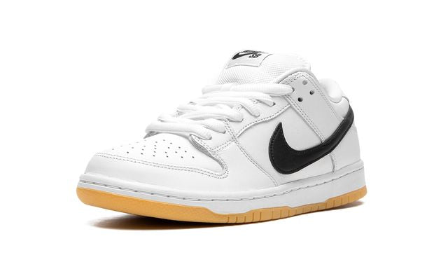 NK SB Dunk Low Orange White Label Schwarz