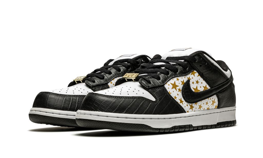 NK SB Dunk Low Supreme Stars Schwarz 
