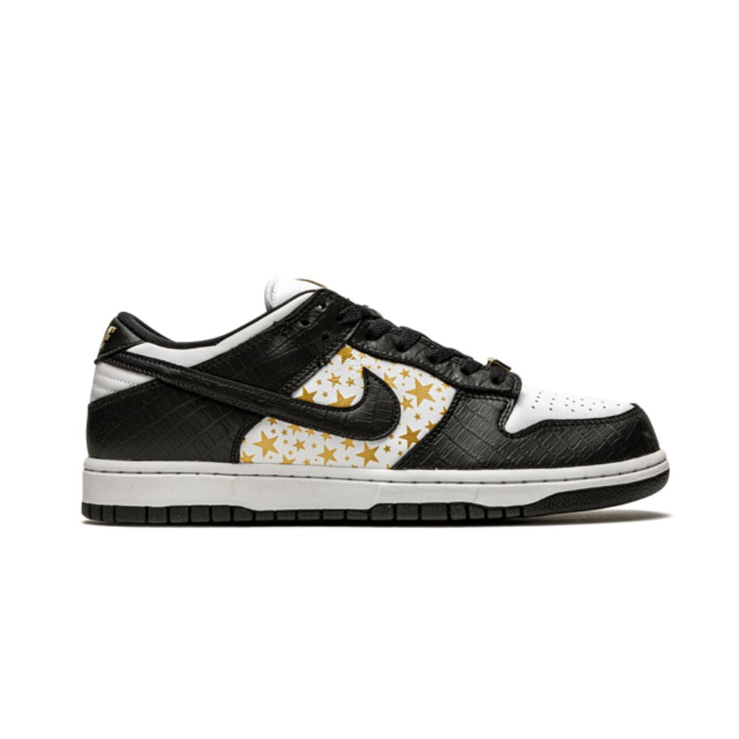 NK SB Dunk Low Supreme Stars Schwarz 