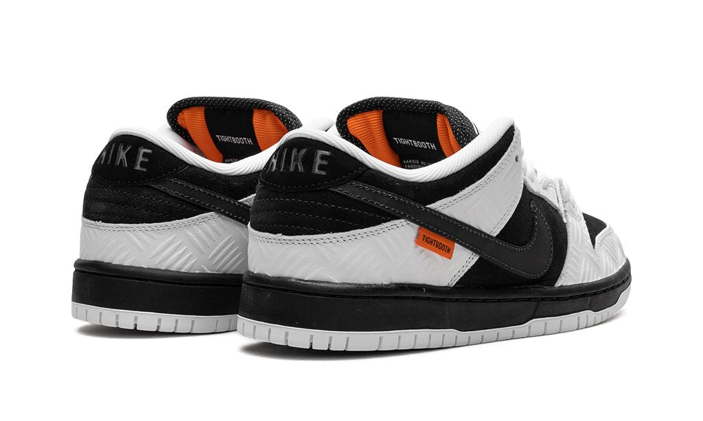 NK SB Dunk Low TIGHTBOOTH 