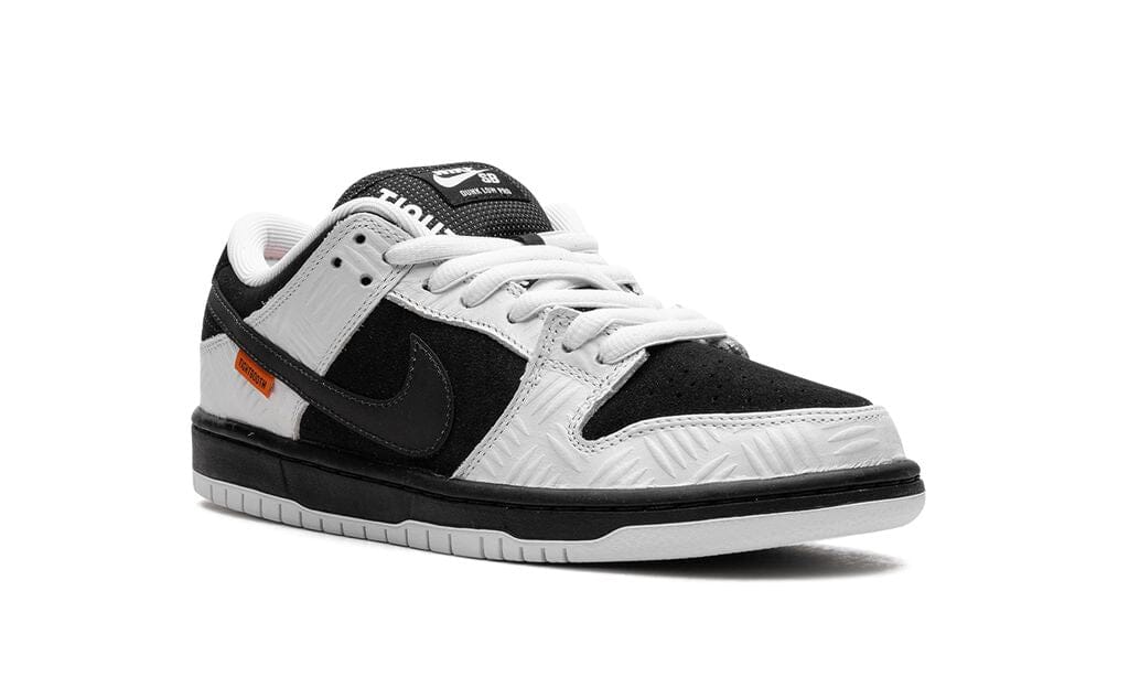 NK SB Dunk Low TIGHTBOOTH 