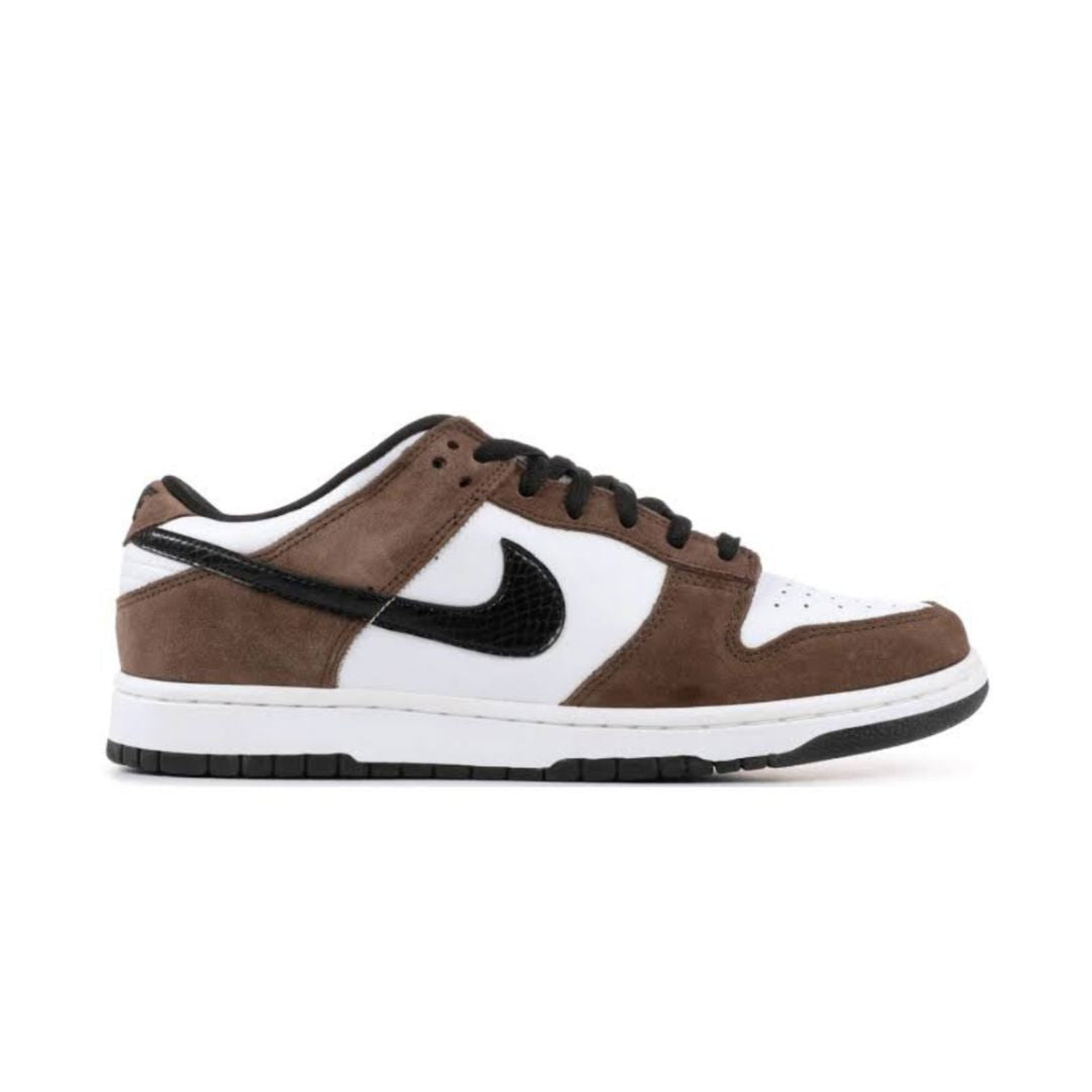 NK SB Dunk Low Weiß Schwarz Trail End Braun 
