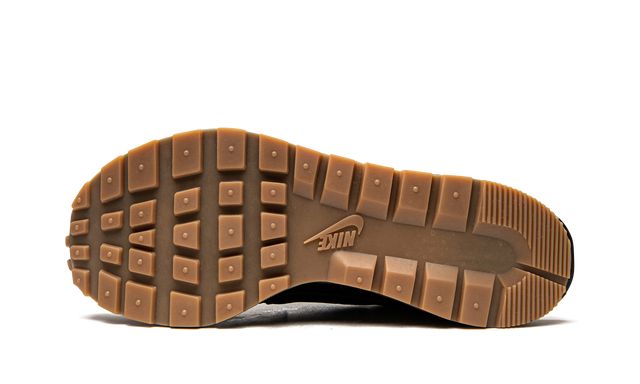 NK Vaporwaffle Sacai Black Gum 