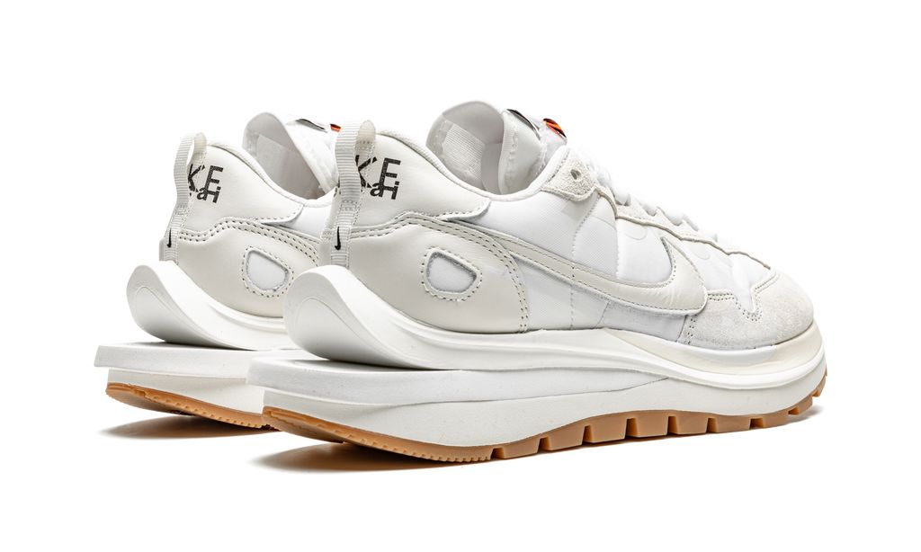 NK Vaporwaffle Sacai Sail Gum 