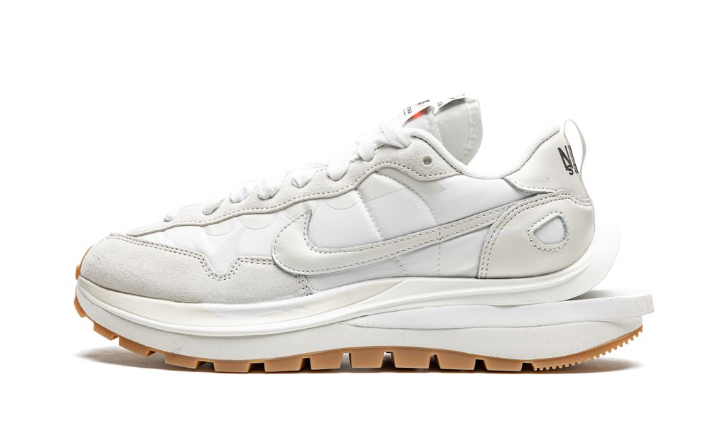 NK Vaporwaffle Sacai Sail Gum 