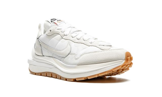 NK Vaporwaffle Sacai Sail Gum 
