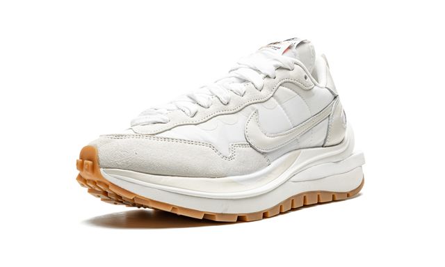 NK Vaporwaffle Sacai Sail Gum 